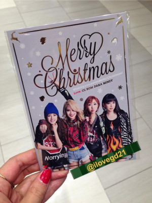 Photo] 2NE1 Christmas Card (December 12, 2014)