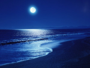 full-moon-over-the-sea