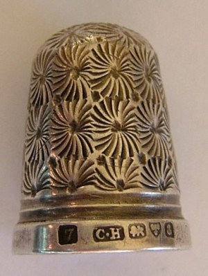 ... Antique Edwardian English Silver Thimble by Charles Horner, Size 7