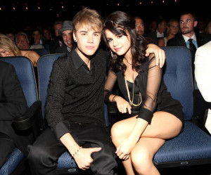 Justin Bieber y Selena Gómez: la twitcam que revela sus secretos ...