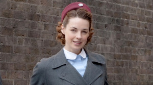Chat with CALL THE MIDWIFE's Jessica Raine (Jenny Lee) and writer ...