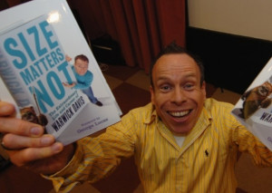 warwick-davis-warwick-davis-26153637-595-423.jpg