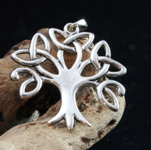 Celtic Trinity Knot Tattoo Leg