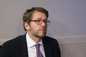 Gene Sperling Gene Sperling Joins Jay Carney at Press Briefing