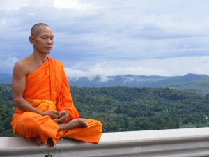 Moine bouddhiste (Thaïlande) en méditation.