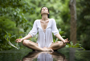 Yoga tiene beneficios preventivos y terapéuticos. Ha sido demostrado ...