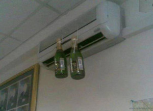 Funny Pictures-Brilliant Idea to chill Beer-Air Conditioner-Images
