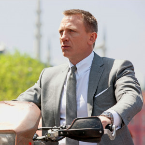 Daniel Craig James Bond Suits Skyfall