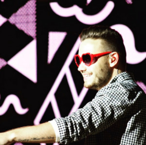 ninas1993 : It’s not healthy how much i miss him already bring ...