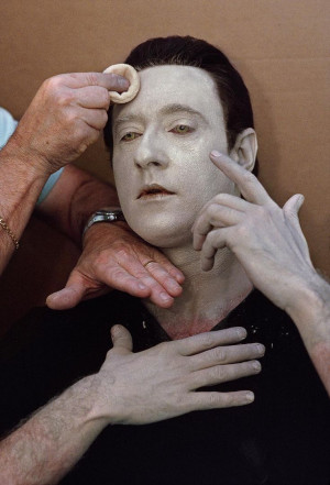 Brent Spiner gets his makeup done.: Stars Trek Make Up, Stars Trekki ...