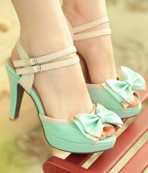 Tags » Latest Shoes Styles 263 views Download this pic Added 7 months ...