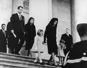 Caroline Kennedy, Jacqueline Bouvier Kennedy, and John F. Kennedy Jr ...