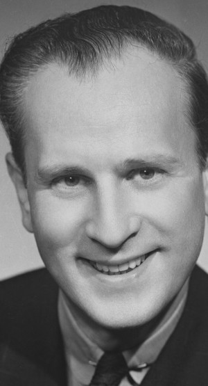 MV5BMjA1MjIzMjQzMV5BMl5BanBnXkFtZTcwMTY3NDM3OA@@._V1_SY1167_CR75,0,630 ...