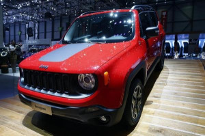 Fiat Chrysler U.S. to recall 7,810 SUVs to prevent hacking - Yahoo ...