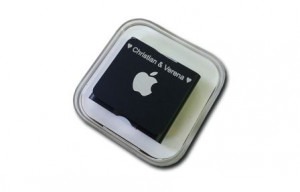 apple ipod shuffle gravur engraving graviert engraved laser couple ...