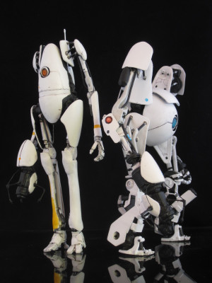 portal 2 robots Atlas and P-body action figure toys [Sabretooth]