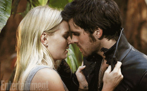 Once Upon a Time' First Look: Emma and Hook [spoiler]! -- EXCLUSIVE ...
