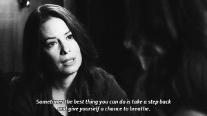 pretty little liars pll aria montgomery Lucy Hale Ezria breathe Holly ...