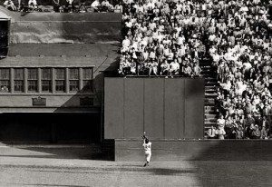 Sept. 29, 1954 - Willie Mays makes his famous over the shoulder catch