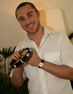 ... this picture sold me on Derek Magyar being Larrk's actor. Obviously