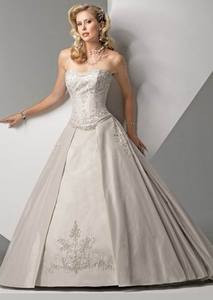 2013 Exquisite Ball Gown Strapless Ruched Applique Satin&Lace Sweep ...
