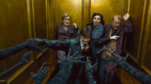 Still of Rupert Grint and Emma Watson in Harry Potter and the Deathly