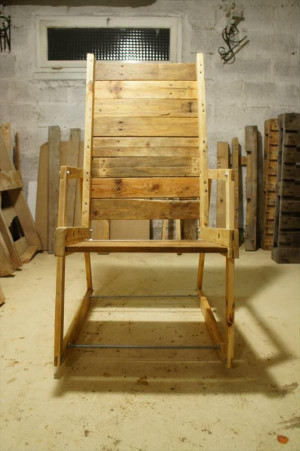 DIY Pallet Wood Rocking Chair | Pallet Furniture PlansPallets Decor ...