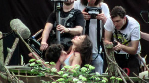 Katie Holmes and Luke Kirby film a passionate love scene for their ...