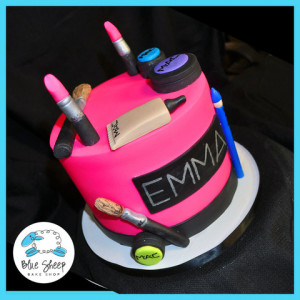 Sweet 16 Cakes with Makeup
