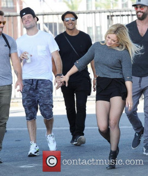 hilary duff mikerie hilary duff films her 4353861 jpg