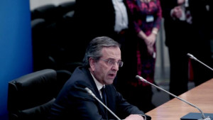 Greek prime minister Antonis Samaras delivers his statement to the