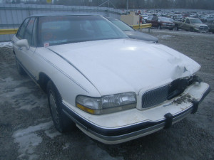 Salvage BUICK LESABRE 3.8L 6