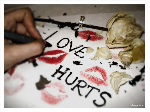 Quotes Love Hurts Wallpaper with 1600x1203 Resolution