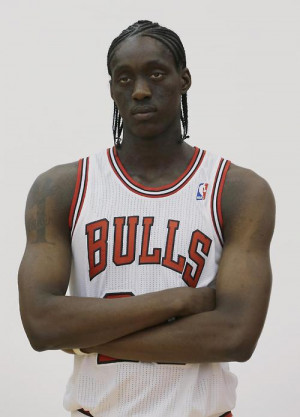 24seconds:Chicago Bulls forward Tony Snell poses for a photographer ...