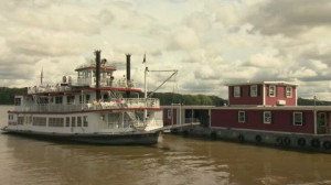 HD Mark Twain Riverboat / Mississippi / Missouri / USA – Stock Video ...