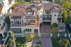Late Lakers Owner Jerry Buss's Hideous Mansion Asking $6MM
