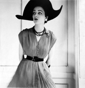 Fashion photography by Norman Parkinson, 1952. Reminds me of that ...