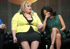 ... liza lapira rebel wilson writer actress rebel wilson and actress liza