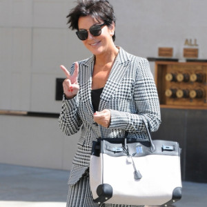Kris Jenner Keeps With Kardashians Talk Show Viewers Twitter