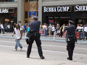 Tourists film New York police shooting
