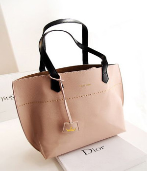 Tags » Handbags Pictures 435 views Download this pic Added 6 months ...