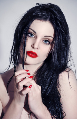 red lips/nails.Matching Lips, Dark Hair Pale Skin Blue Eye, Fair Skin ...
