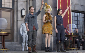 Josh Hutcherson, Elizabeth Banks and Jennifer Lawrence in The Hunger ...