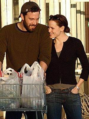 Jennifer Garner Ben Affleck grocery shopping It looks like there may ...