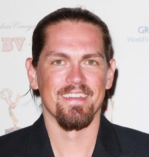 Steve Howey Net Worth