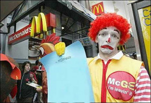 Al payaso McDonald le va mal en el negocio de las hamburguesas