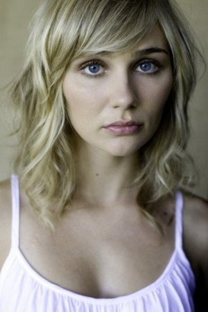 Clare Bowen (aka Scarlett - Nashville)