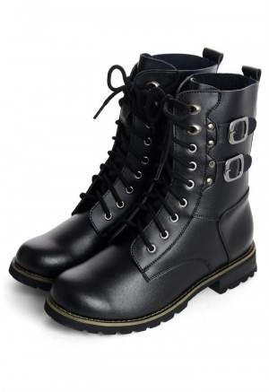 Leather Lace Up Boots in Black. Great with jeans