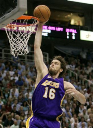 Pau Gasol Dunk 8