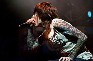 Favim.ru-oliver-sykes-bring-me-the-horizon-skandal-tatu-7679.jpg